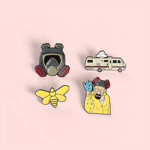 เข็มกลัดลายการ์ตูน Breaking Bad ดีไซน์ใหม่ปี 2025 แบบกำหนดเองสำหรับผู้ชาย ลายอนิเมะนุ่มนวล - Product Image 5