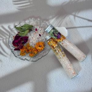 <span class=keywords><strong>Sel</strong></span> <span class=keywords><strong>de</strong></span> <span class=keywords><strong>la</strong></span> <span class=keywords><strong>Mer</strong></span> <span class=keywords><strong>Morte</strong></span> S&Soak, fleurs <span class=keywords><strong>de</strong></span> l'Himalaya, soin relaxant, spa biologique, cristal, parfum <span class=keywords><strong>de</strong></span> jasmin, <span class=keywords><strong>sel</strong></span> <span class=keywords><strong>de</strong></span> bain pour le corps, tube - Product Image 5