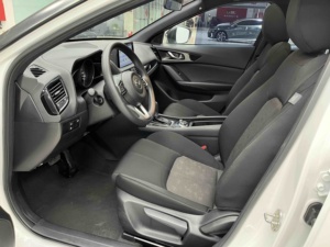 <span class=keywords><strong>Mazda</strong></span> CX-4 <span class=keywords><strong>2023</strong></span>, 2.0L, Automático, Tracción en Dos Ruedas, Edición Blue Sky Vitality - Product Image 3