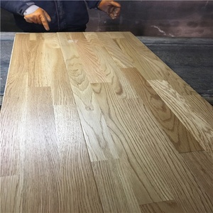 Taille et couleur personnalisées Planche large <span class=keywords><strong>Chevron</strong></span> en arête <span class=keywords><strong>de</strong></span> poisson <span class=keywords><strong>Chevron</strong></span> Échantillon gratuit <span class=keywords><strong>de</strong></span> plancher en bois <span class=keywords><strong>d</strong></span>'ingénierie <span class=keywords><strong>Prix</strong></span> <span class=keywords><strong>d</strong></span>'usine - Product Image 1