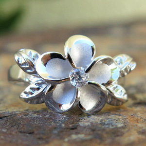 Anello Vintage Francese con Fiore e Cristallo per Donne, Accessorio Minimalista ed Elegante per Uso Quotidiano - Product Image 6