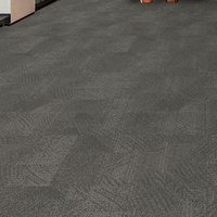 Dalles de moquette de bureau en nylon antistatique, hauteur et poids de la pile personnalisables, avec base en PVC