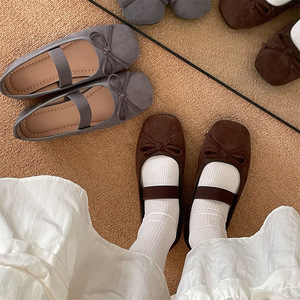 New Wholesale Women's Flats - Bow Detail Shallow Opening Ballet Style Leather Shoes - Product Image 1