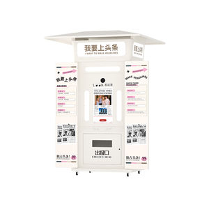 Cabina de Fotos con Guía por Voz, Compatible con Cámaras, Diseño Retro de Periódico, Impresión Autoservicio, Kiosco Metálico con Wi-Fi - Product Image 1
