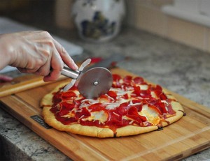 Piedra para <span class=keywords><strong>Pizza</strong></span> Rectangular de Cerámica, Molde Cuadrado para Hornear Pan, Utensilios Redondos de 12 Pulgadas para Horno, Base XL de Alta Resistencia al Calor, Molde para <span class=keywords><strong>Luna</strong></span> Llena de 11 Pulgadas, Madera - Product Image 4