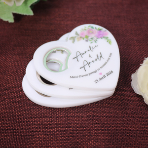 Ouvre-bouteilles aimantés en forme de cœur personnalisés avec noms, cadeau de mariage - Product Image 4