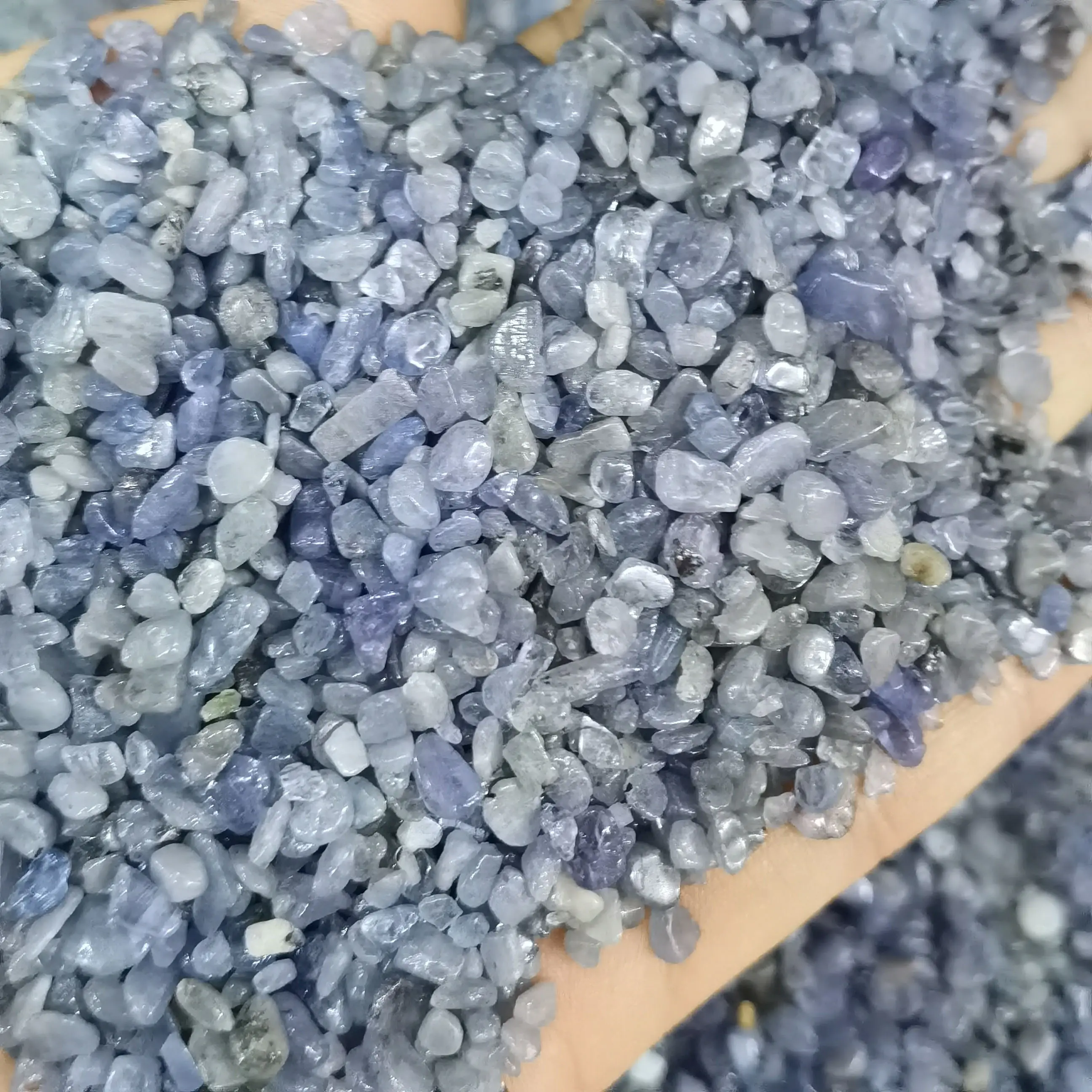 Bulk Großhandel 3-5mm Reiki Raw Rocks Kies Tansanit Heilung Edelsteine und Kristall chips Natursteine Handwerk für Dekor