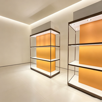 Vitrine Commerciale pour Sacs à Main, Vitrine Murale Haute Éclairée par LED et Comptoir Îlot en Verre Personnalisé pour Magasin de Vente au Détail de Sacs à Main