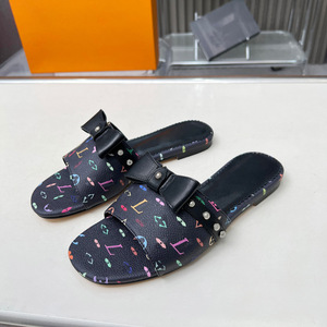 Sandales à nœud monogramme de luxe, chaussures de créateur pour les vacances d'été pour femmes - Product Image 2