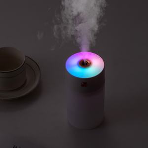 Nouvelle mini bouteille d'eau électrique portable à ions négatifs 2024, humidificateur d'air à brume fraîche pour voiture avec lumière nocturne colorée - Product Image 5