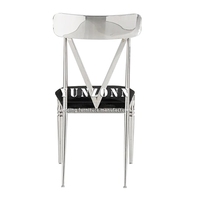 Nouvelle chaise blanche d'hôtel de mariage de coussin de conception avec le dos en forme de V d'acier inoxydable d'or