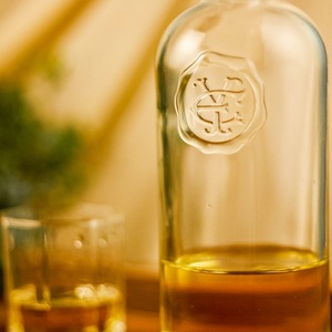Botellas de Licor de Vidrio Vacías de 700 ml, con Forma Personalizada y Grabado en Relieve, para Bebidas Alcohólicas, Ginebra, Whisky, <span class=keywords><strong>Vodka</strong></span>, Venta al Por Mayor - Product Image 4