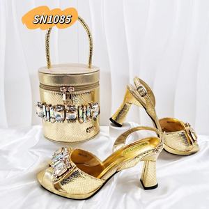 Set Scarpe e Borsa da Festa Nigeriane in <span class=keywords><strong>Pelle</strong></span> PU Dorata con Cristalli, Lusso da Sposa Inmyshop - Product Image 2