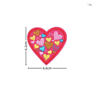 Parche Bordado Personalizado con Letras Rosadas, Diseño de Corazón y Lazo, para Ropa/Bolsas/Gorras, de Larga Duración - Product Image 3