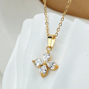שרשרת תליון פרפר ופרח מצופה זהב 18 קראט מפלדת אל-חלד דקה NS5001 עם שרשרת זירקון צבעוני לנשים - Product Image 4
