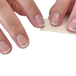 Faux ongles courts à presser, style américain, manucure française délicate pré-dessinée, petits ongles blancs carrés courts - Product Image 5