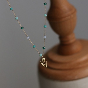 Collar con Colgante de Flor de Tulipán con Piedras Preciosas Naturales Verdes, Estilo Vintage, Chapado en Oro, para Mujer - Product Image 4