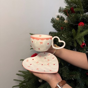 Tasses à café en céramique faites à la main et plats en forme de cœur, ensemble de tasses à thé, mugs et soucoupes en <span class=keywords><strong>porcelaine</strong></span> faits à la main - Product Image 5