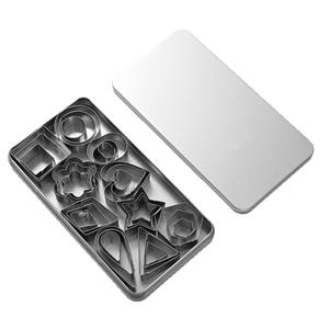 Juego de Cortadores de Galletas de Acero Inoxidable, 30 Piezas, Moldes para Hornear en Forma de Corazón, Flor, Estrella, Cuadrado y Redondo, Herramientas de Cocina para Hacer Pasteles y Chocolate - Product Image 1