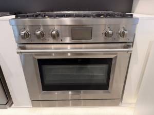36 pouces. 5,5 Cu. Cuisinière domestique 6 brûleurs double combustible avec four à convection électrique et grilles en acier inoxydable - Product Image 4