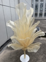 Grande fleur géante en organza, fleurs artificielles en fil de laine avec base métallique pour la décoration de mariage, allée centrale et toile de fond de scène