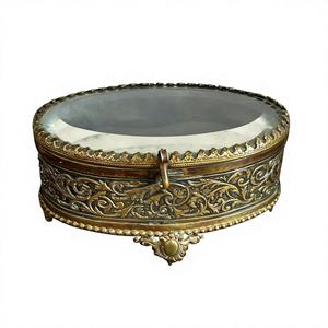 กล่องใส่เครื่องประดับทำมือสไตล์โมเดิร์น กระจกขอบทองเหลือง พร้อมขาโลหะตกแต่ง |   กล่องใส่เครื่องประดับตกแต่งสั่งทำสีและขนาดได้ตามต้องการอย่างหรูหรา - Product Image 1