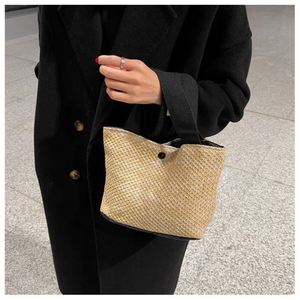 Bolso de Playa de Rafia Hecho a Mano, Mini Bolso Tote de Hombro para Mujer - Product Image 4