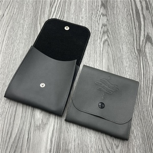 Sang Trọng Grey PU Phong Bì Pouch Túi Với Tùy Chỉnh Dập Nổi Logo Giả Da Đồ Trang Sức Quà Tặng Túi Pouch Với Nút - Product Image 3