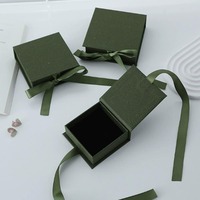 Boîte en carton en forme de livre avec ruban et nœud, pour boucles d'oreilles créoles personnalisées, broches, boutons de manchette, badges, gris froid, marron café, noir, rouge
