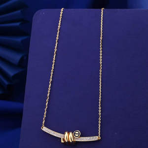 Collar de oro con colgante redondo clásico con cadena, joyería elegante para mujeres y niñas, accesorio de moda de aspecto elegante - Product Image 1