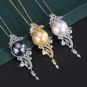 <b>Delicate</b> Eco-friendly Copper Gold Plated Handcrafted Jewelry 14mm Premium Shell Pearl Pendant <b>Necklace</b> for Ladies - Product Image 1