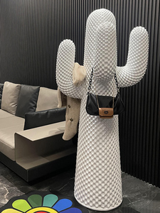 Scultura in Vetro e Acciaio a Forma di Cactus Italiano, Porta Cappotti e Cappelli, Decorazione d'Arte di Alta Gamma per Soggiorno - Product Image 3