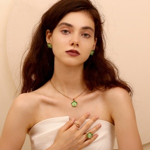 Dingran alla moda collana di fiori in smalto colorato imitazione perla e orecchini e anello Set per donna - Product Image 2