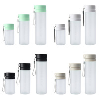 Bouteille d'eau de sport de taille triple avec logo personnalisé gobelet en plastique étanche moderne pour la salle de sport et la randonnée en stock verres