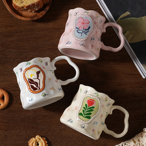 Mug Keramik Bunga Lukis Tangan Estetika Pastel |   Cangkir Kopi Bertekstur Lucu dengan Pinggiran Bergelombang Tidak Beraturan untuk Hadiah Ulang Tahun & Persahabatan - Product Image 2