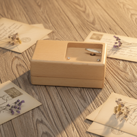 Boîte à musique personnalisée en panneau de densité Yiyu, manivelle, mécanisme 8 tons, durée sonore 30s, support de bague de demande en mariage, cadeau Saint-Valentin