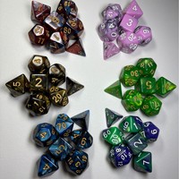 Dés à 7 faces en acrylique DND à motif marbré multicolore personnalisé avec coins arrondis