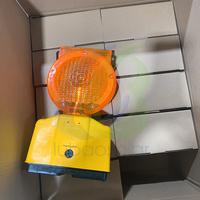 Feu de signalisation solaire à LED LB-6000 pour barricade, protection IP54, LED double face, interrupteur à verrouillage automatique personnalisé, lampe de sécurité routière