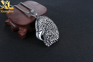 Superbe pendentif aigle en acier inoxydable pour homme avec design tête d'aigle, collier style punk, pendentifs et breloques raffinés - Product Image 4
