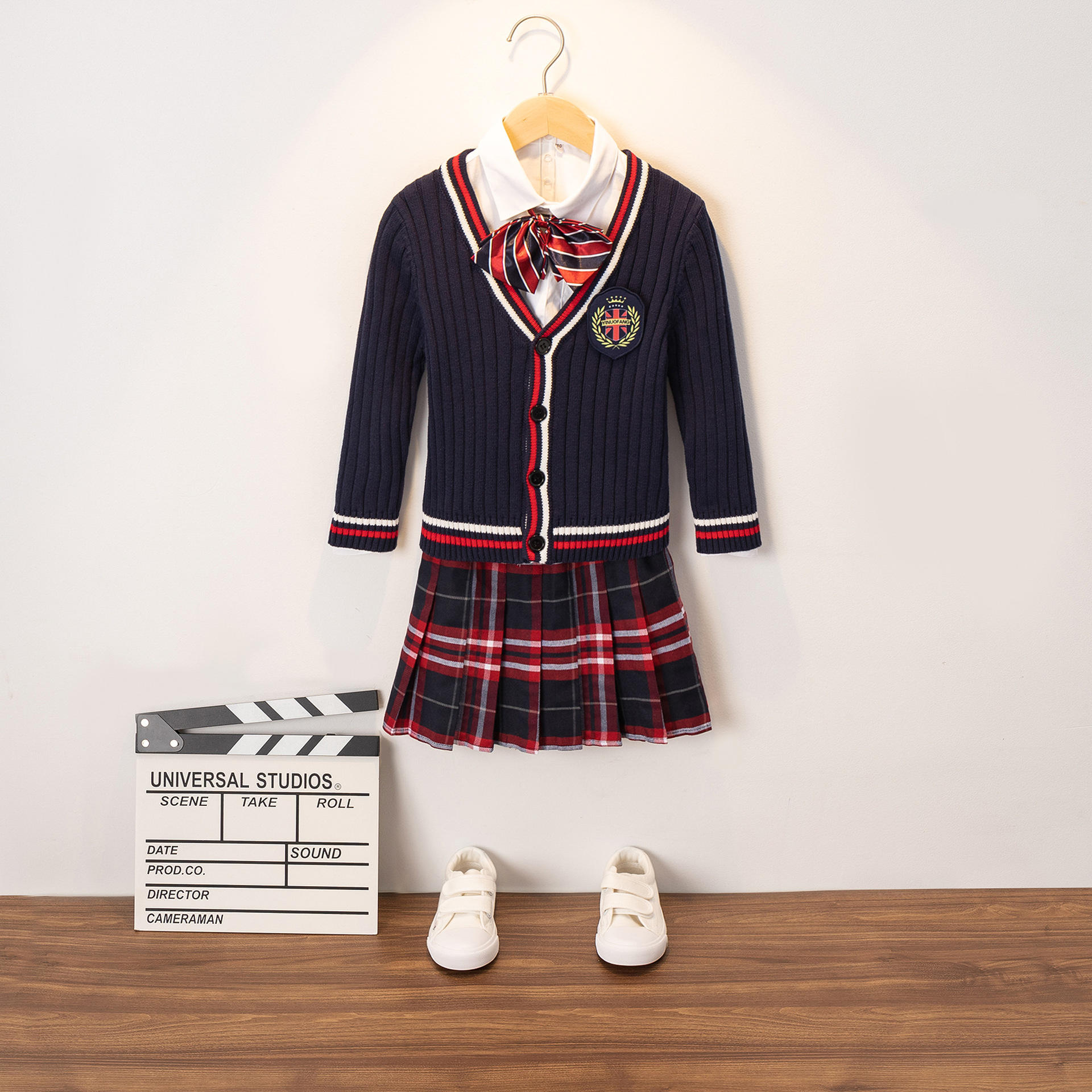 ชุดสูทผู้หญิงสีกรมท่า