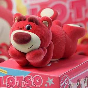 100% Original 52 TOYS Toy Story Lotso's It's Me 2 Series Blind Boxes Adorables Boîtes Mystères Ours Fraise Figurines PVC Cadeau pour Enfants - Product Image 5