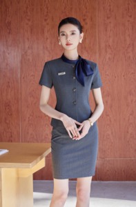 Costume <span class=keywords><strong>de</strong></span> bureau professionnel pour femmes, manches courtes, uniforme <span class=keywords><strong>de</strong></span> responsable <span class=keywords><strong>de</strong></span> réception d'hôtel, production sur mesure, costume d'hôtel professionnel pour femmes - Product Image 4