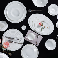 White Bone China Geschirrset Klassischer ovaler Teller im europäischen Design und runder Teller für luxuriöse Esstische und Hotels