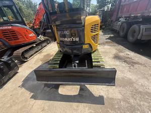 Miniexcavadora Komatsu PC30 usada, equipada con cabina completamente cerrada, ideal para paisajismo, obras municipales y construcción agrícola. - Product Image 3