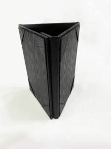 Porta Menús Magnético Giratorio Triangular Directo de Fábrica, Porta Tarjetas de Menú para Restaurante, Soporte de Cuero para Menús con 3 Vistas - Product Image 4