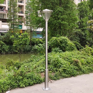โคมไฟสนาม LED แบบติดตั้งภายนอกอาคาร โครงเหล็ก โคมแก้ว ป้องกันน้ำ IP66 แสงขาวกลาง 2700K ใช้ไฟ AC 220V พร้อมเซ็นเซอร์ตรวจจับความเคลื่อนไหว ใช้พลังงานแสงอาทิตย์ - Product Image 6