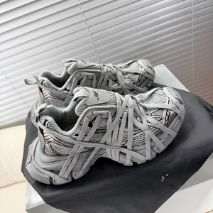 Sneakers di Lusso Designer 2026 per Uomo Donna, Alta Qualità, in Mesh, <span class=keywords><strong>Argento</strong></span> Grigio Bianco, con Lacci Multipli e Perline a Stella, Stile Sportivo Deconstruito - Product Image 3