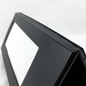 Soporte de Menú Triangular Giratorio de 3 Vistas con Precio de Fábrica, Soporte de Menú Digital Recargable para Restaurante, Menú con Luz LED para Bar Club - Product Image 5