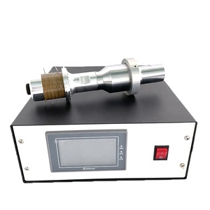 Gerador Ultrassônico Industrial de 15kHz e Transdutor de 4200W para Aplicações de Soldagem e Selagem em Máquinas de Embalagem de PVC/ABS - Product Image 3