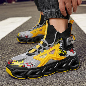 MOOM 2025 Nouvelles Baskets Décontractées d'Été pour Hommes Grande Taille Respirantes en Maille avec Semelle Intermédiaire en Caoutchouc Fermeture Type Chaussette Chaussures de Marche Evergreen Chunky - Product Image 1